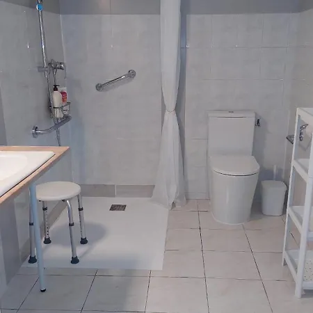 A L'aube Des Bains T3, Pmr, Avec Wifi,terrasse Et Parking