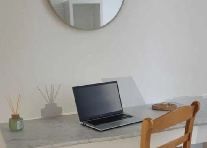 Apartamento A L'aube Des Bains T3, Pmr, Avec Wifi,terrasse Et Parking Lamalou-les-Bains