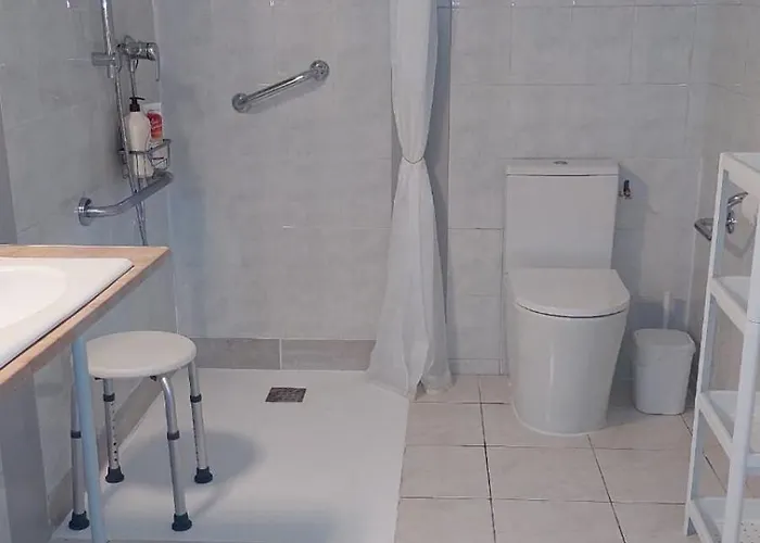 A L'aube Des Bains T3, Pmr, Avec Wifi,terrasse Et Parking