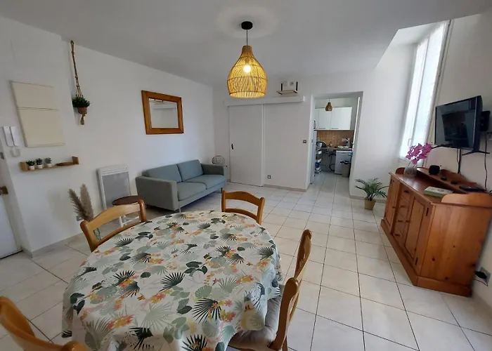 A L'aube Des Bains T3, Pmr, Avec Wifi,terrasse Et Parking Lamalou-les-Bains