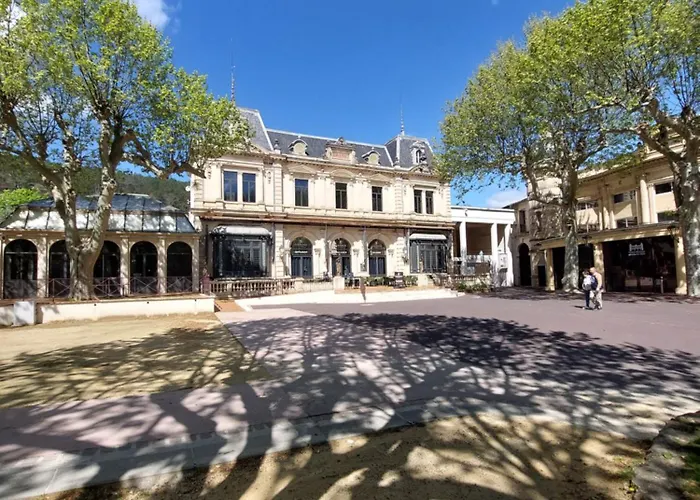 A L'aube Des Bains T3, Pmr, Avec Wifi,terrasse Et Parking Apartamento